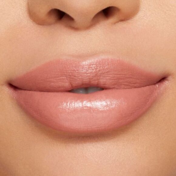 KYLIE JENNER CRÈME LIPSTICK “IF LOOKS COULD KILL” #613 - Picture 16 of 17